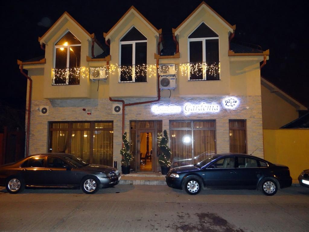 Vila Gardenia Hotel Oradea Exterior photo
