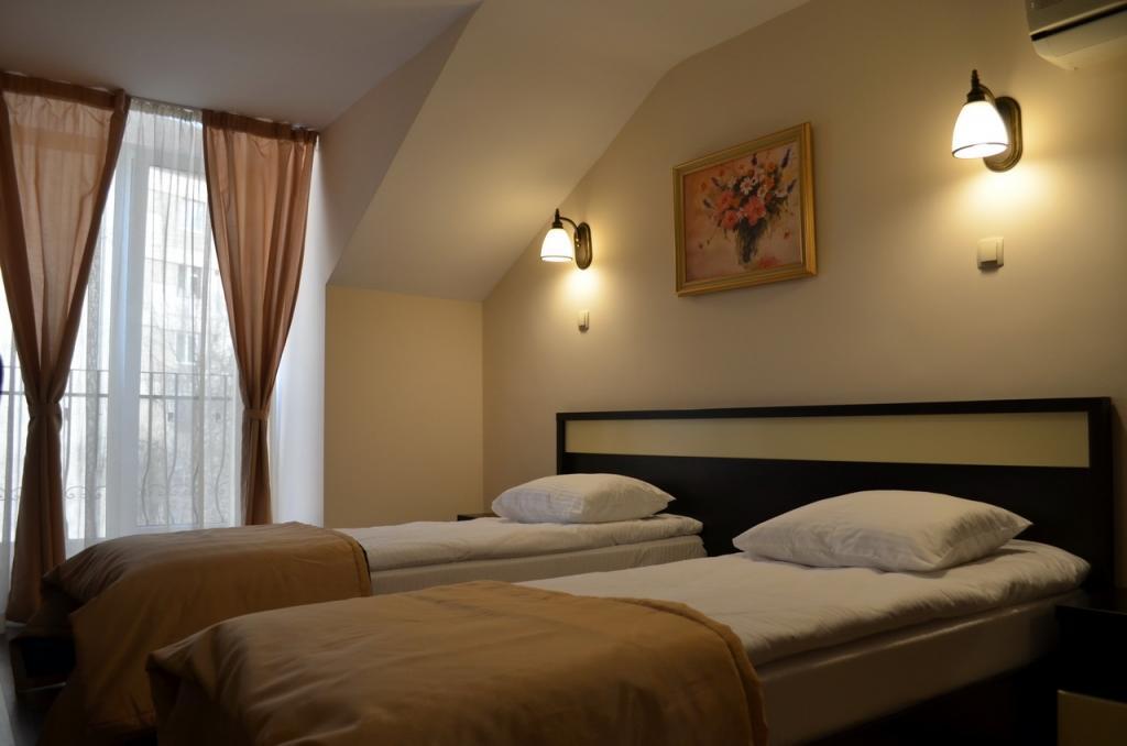 Vila Gardenia Hotel Oradea Exterior photo